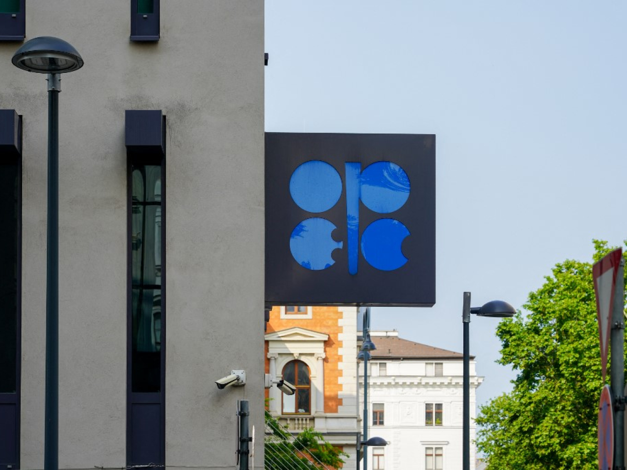 市場關注，非OPEC+產油國的石油供應增長或會減弱，OPEC+有望通過增產重奪市場份額。（法新社資料圖片）
