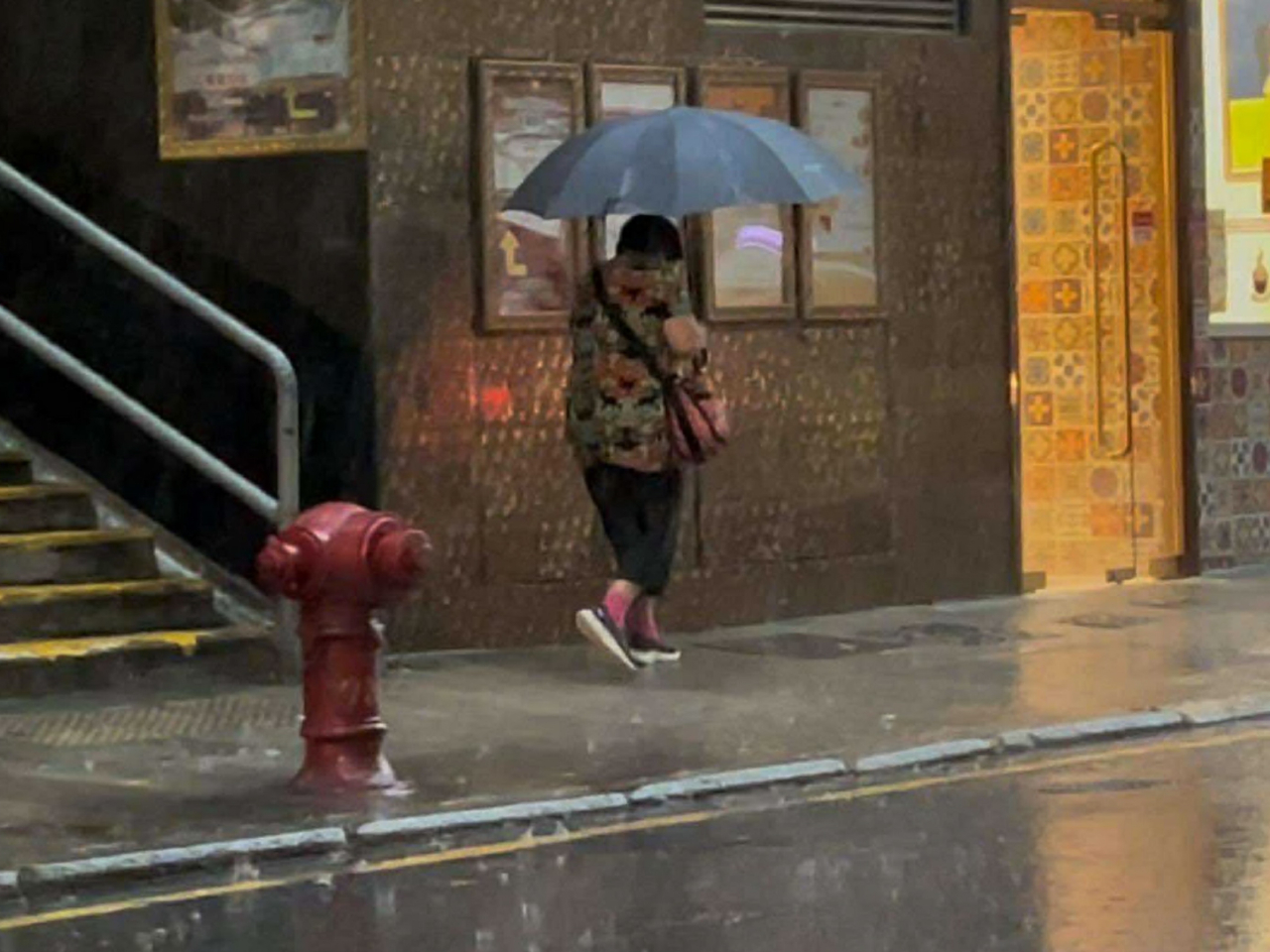 天文台呼籲市民保持警惕，繼續留意天氣變化。（林漢山攝）
