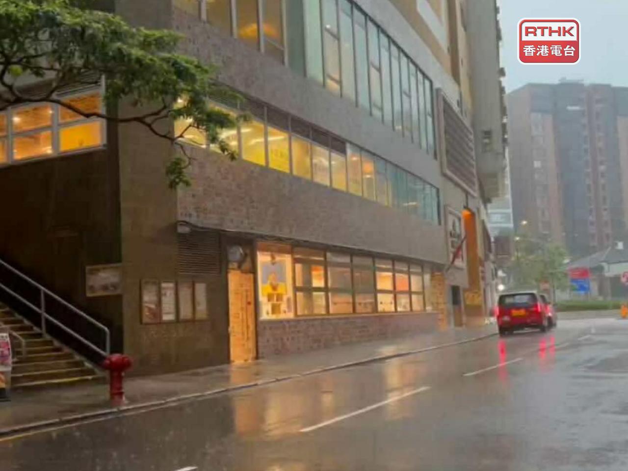 強雷雨區正影響本港。（林漢山攝）