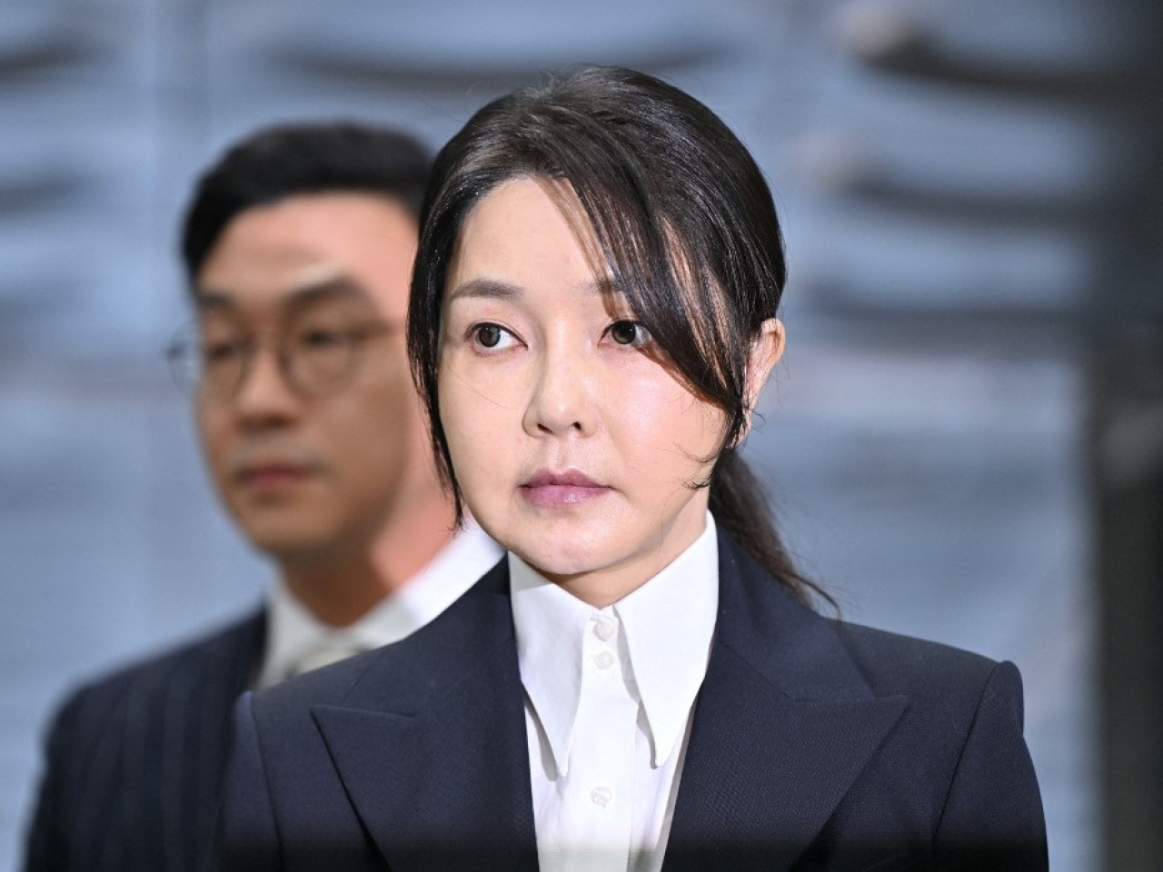 首爾中央地方法院早前以擔心銷毀證據為由簽發對金建希的拘捕令。（法新社資料圖片）