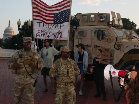Protesters oppose Trump's attempt to federalise police