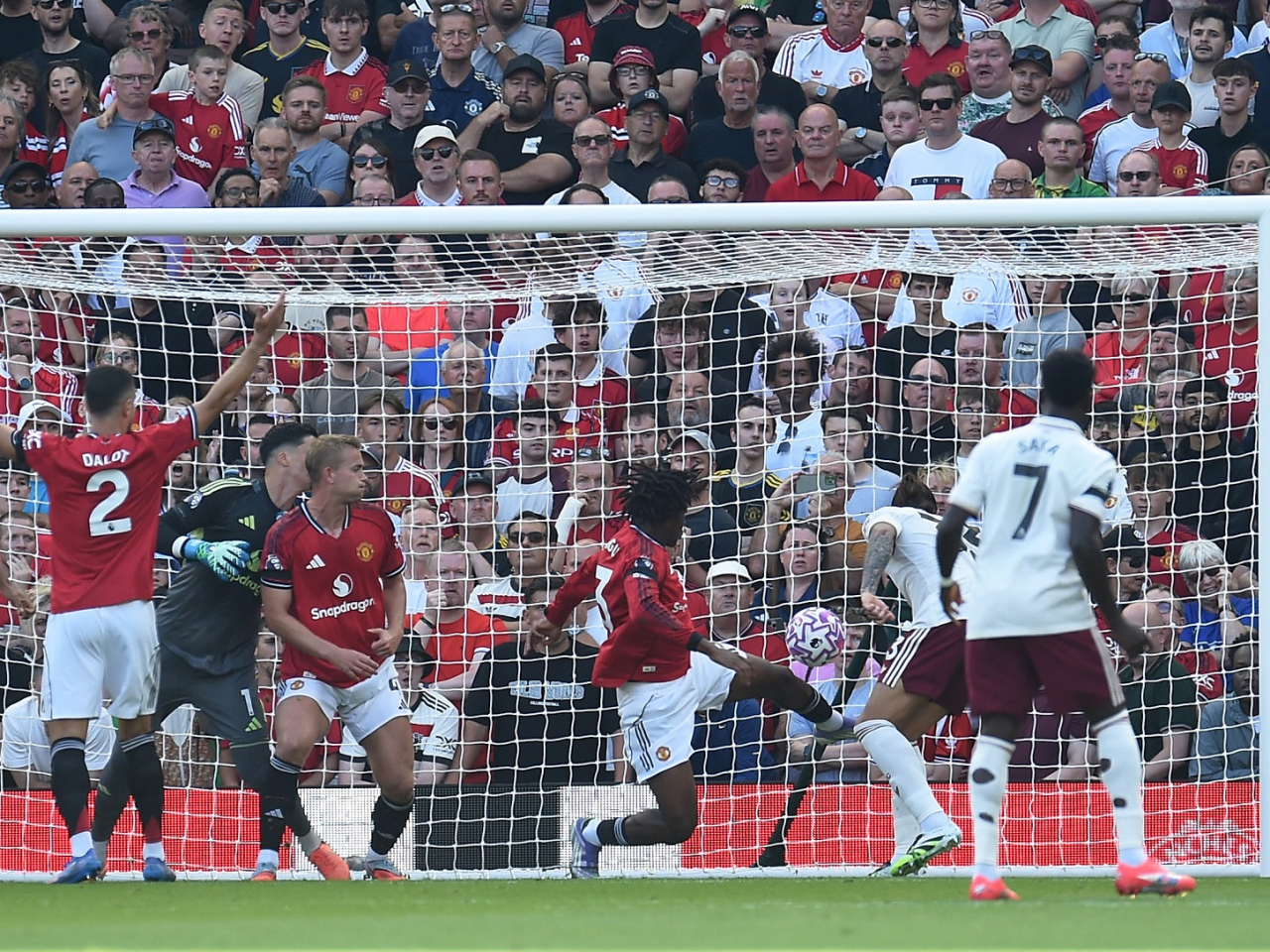 Arsenal's Riccardo Calafiori headed home an early corner, aided by a weak challenge from goalkeeper Altay Bayindir. Photo: Reuters
