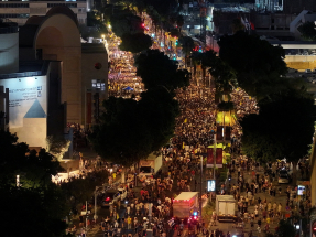 A drone view shows people protesting to demand the return of all hostages and an end to the war in Gaza. Photo: Reuters