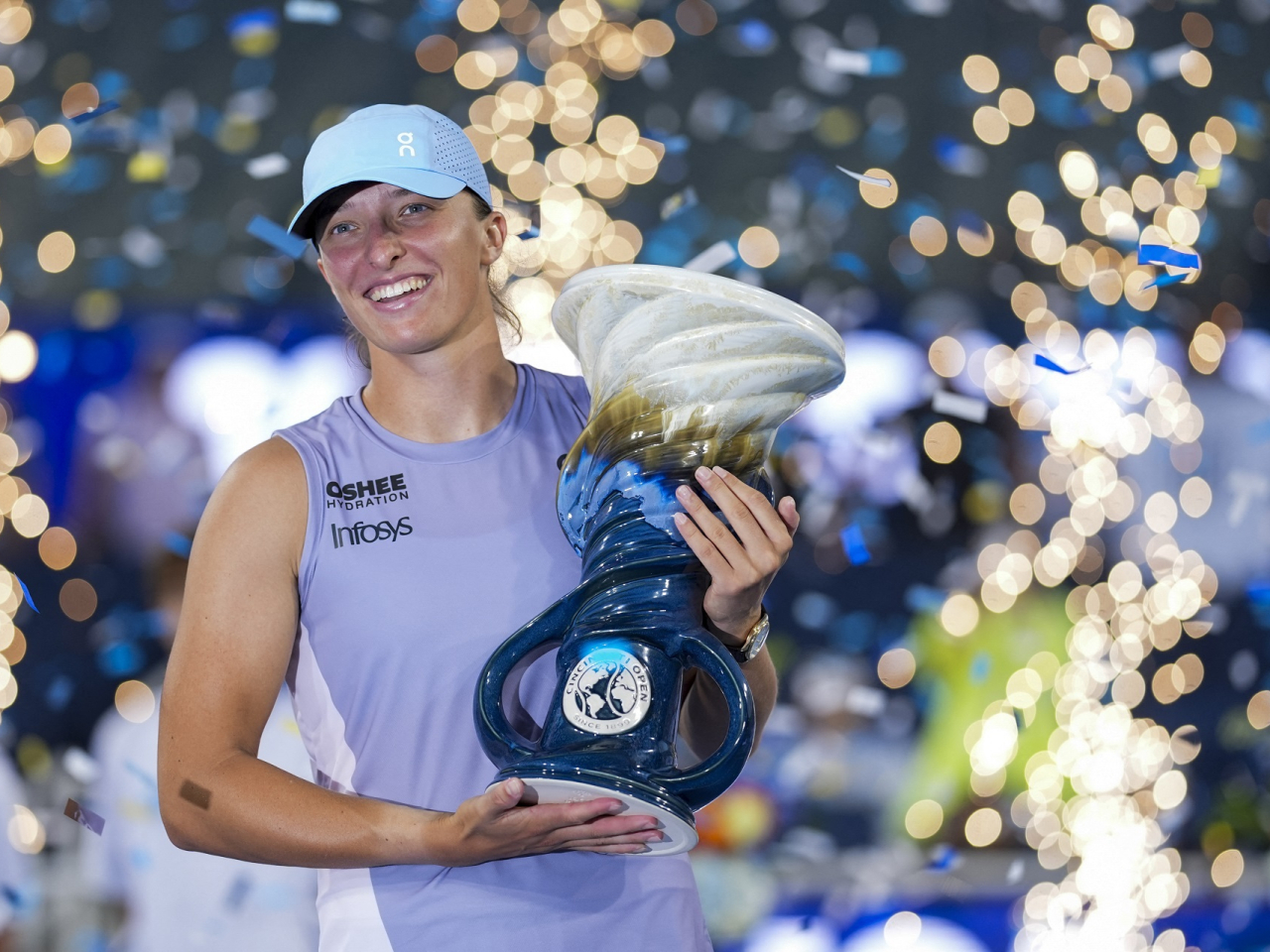 After seven attempts, Swiatek is finally a Cincinnati champion. Photo: Reuters
