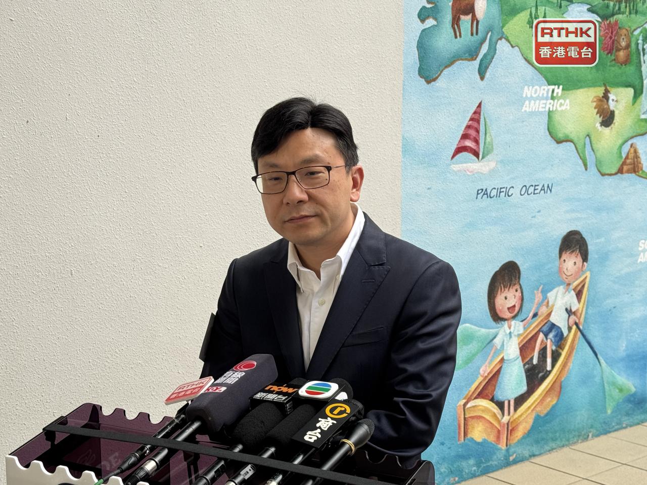 孫玉菡說經濟處於轉型期，部分行業面對轉型挑戰，但過去幾季消費和旅客情況已回暖。（實習記者何胤樞攝）