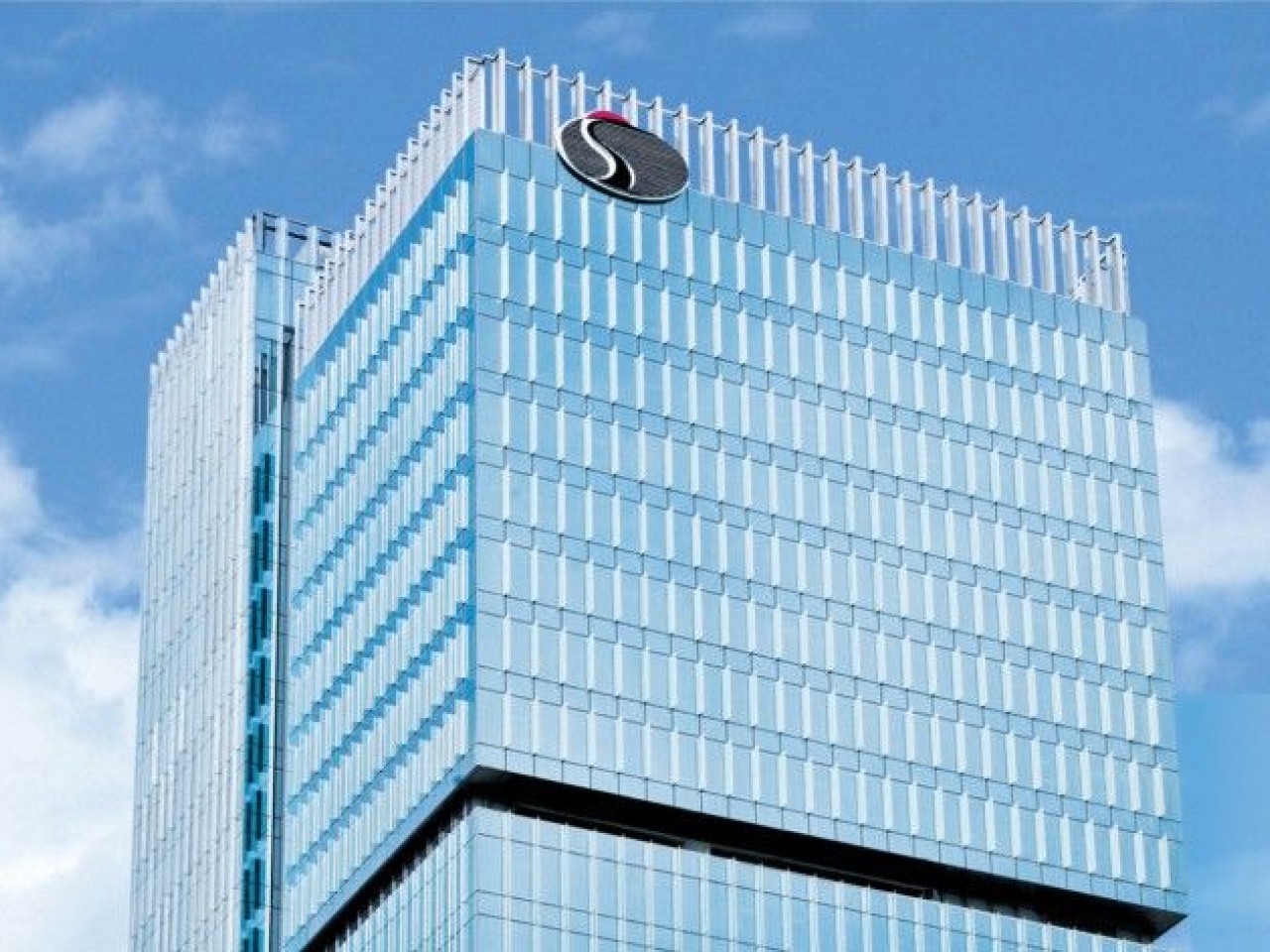 嘉里建設截至6月底，負債比率降至38.4%，目標明年底進一步下降至30%的初段水平。（公司網頁截圖）