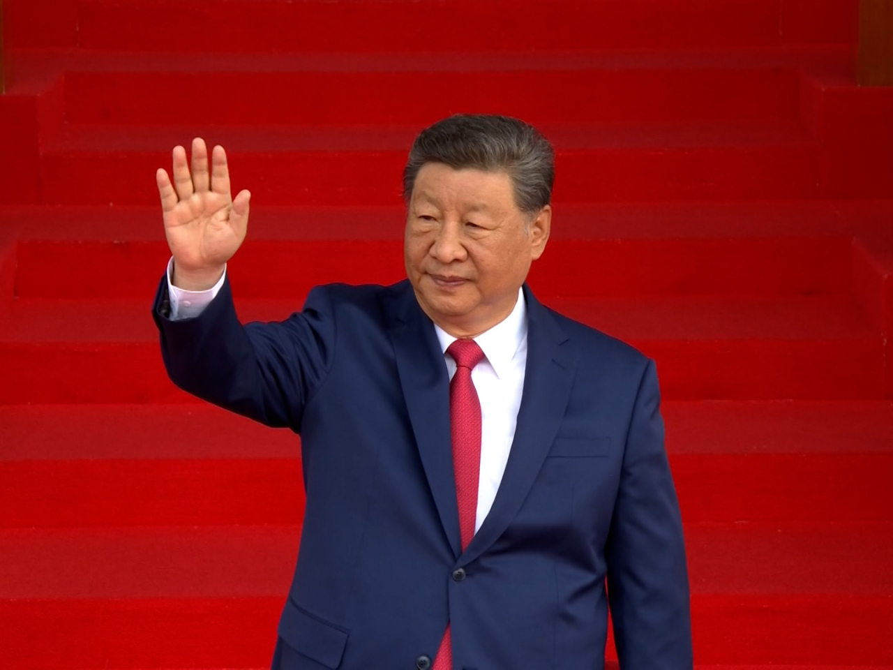 習近平率領中央代表團到拉薩，出席西藏自治區成立60周年慶祝大會。（央視）