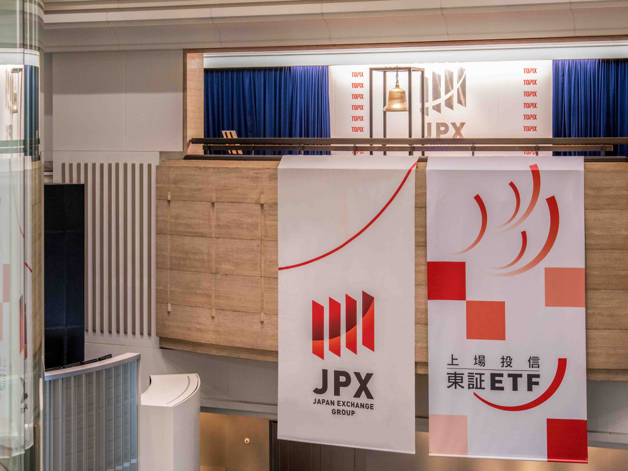 日經平均指數較早時報42630點，升19點，升幅0.05%。（日本交易所圖片）