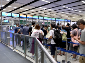 暑假將結束　入境處料口岸非常繁忙籲市民選擇非繁忙時段返港