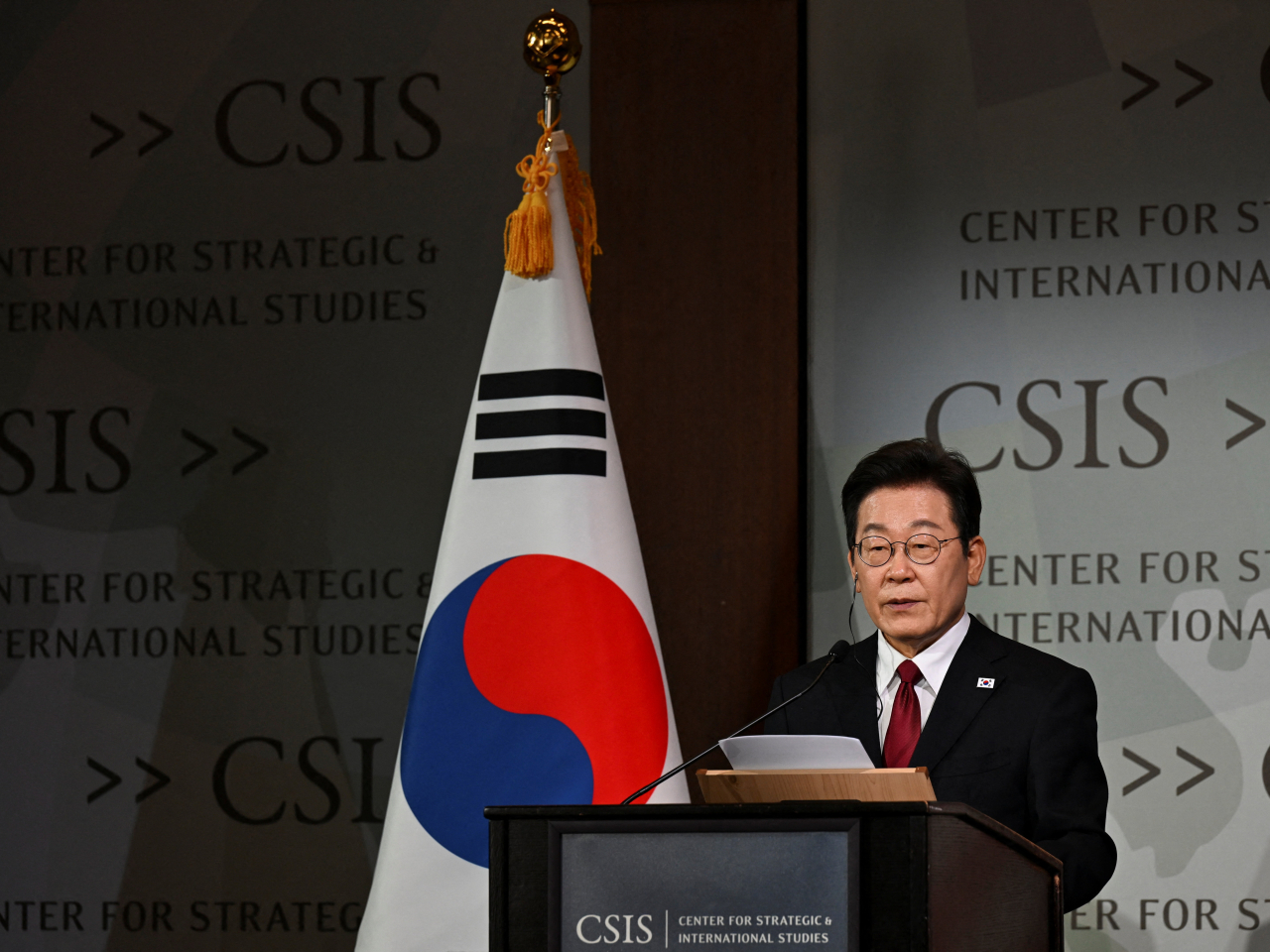 李在明早前在華盛頓智庫戰略與國際問題研究中心（CSIS）發表演講。（路透社）