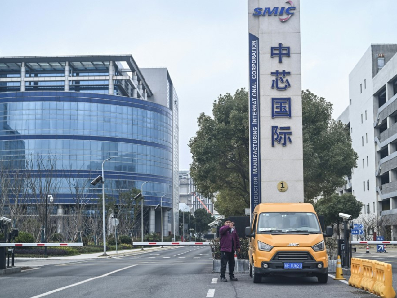 中芯國際上半年盈利按年升近36%至3.2億美元，按年跌約15%。（法新社資料圖片）
