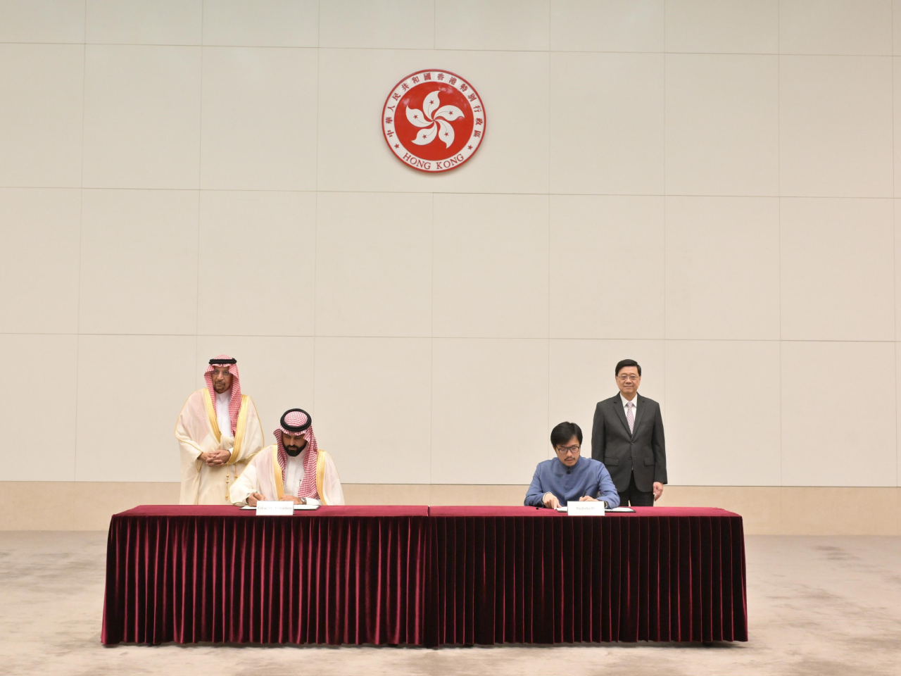 The Belt and Road Office signs a Memorandum of Understanding with the Ministry of Investment of Saudi Arabia. Photo courtesy of Information Services Department.