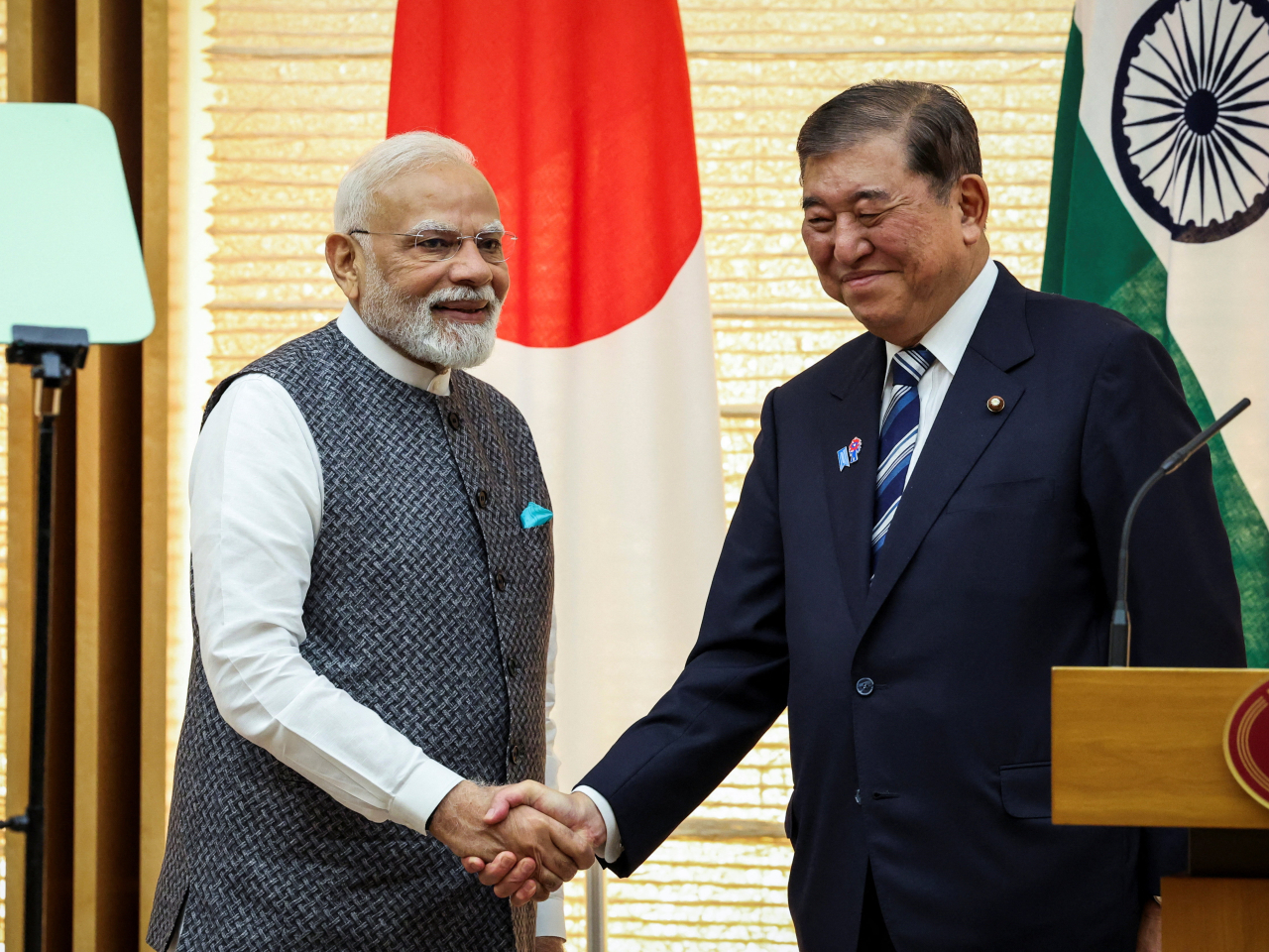 日本首相石破茂與到訪東京的印度總理莫迪會談。(路透社)