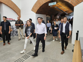抗戰勝利80周年｜李家超參觀香港抗戰及海防博物館