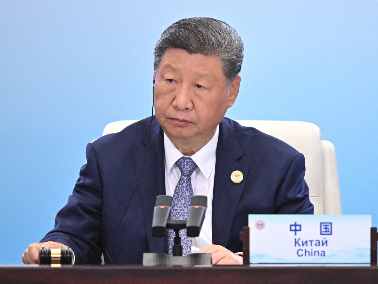 習近平在天津主持上海合作組織成員國元首理事會第二十五次會議。（路透社）