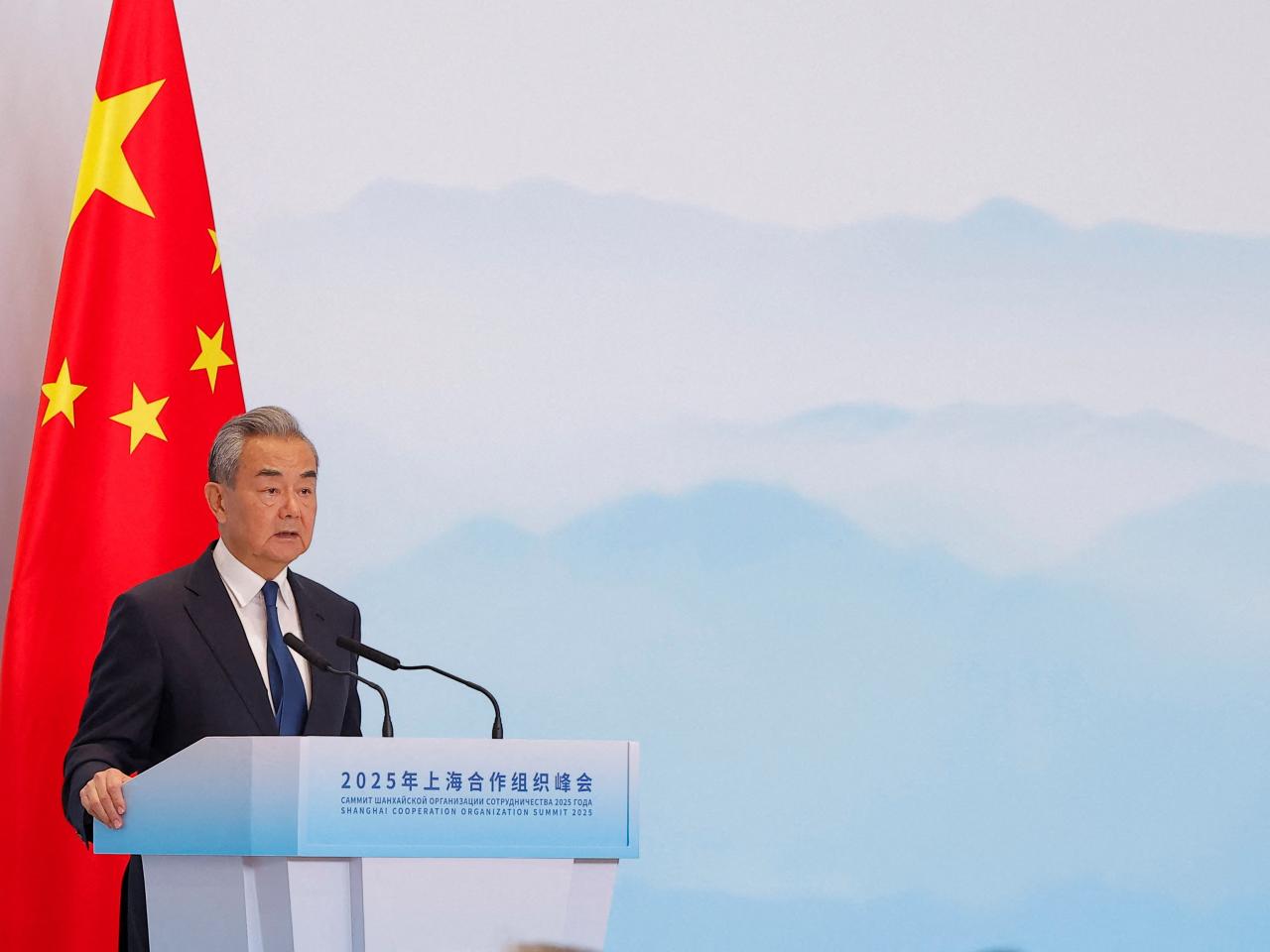 王毅指出，中國一直積極履行應盡的國際責任，中國將繼續主張團結而非分裂、倡議合作而非對抗。（路透社）
