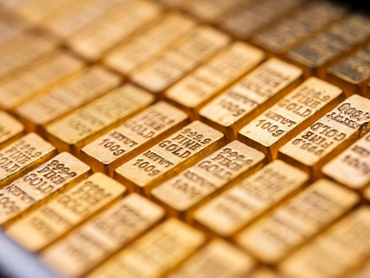張強生認為黃金已進入大牛市，短期可望升穿3600美元，未來6個月或上望4000美元大關。（法新社資料圖片）