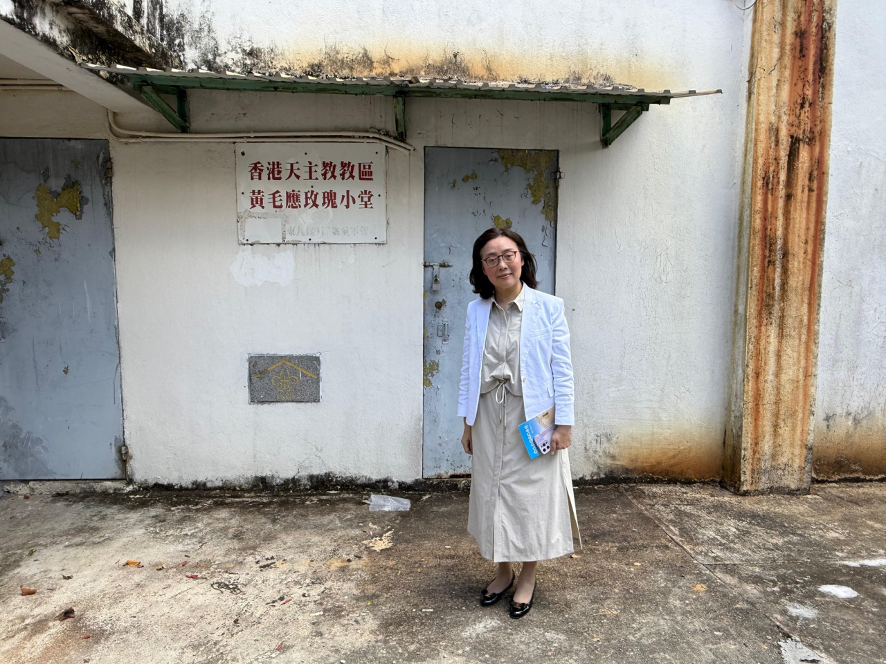 甯漢豪早前到訪曾經作為抗日游擊隊基地、位於西貢的黃毛應玫瑰小堂。（發展局社交網站）