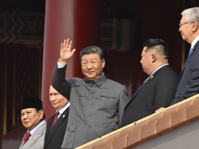 抗戰勝利80周年｜習近平登城樓閱兵　多款新型裝備首次亮相