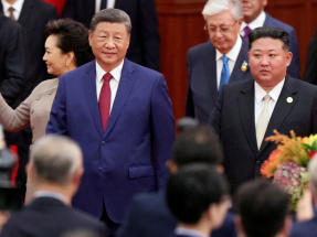 Xi, Kim hold talks in Beijing