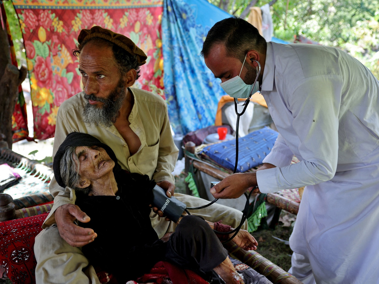 The latest earthquake struck as survivors face a lack of shelter and aid groups warn of dwindling resources. Photo: Reuters