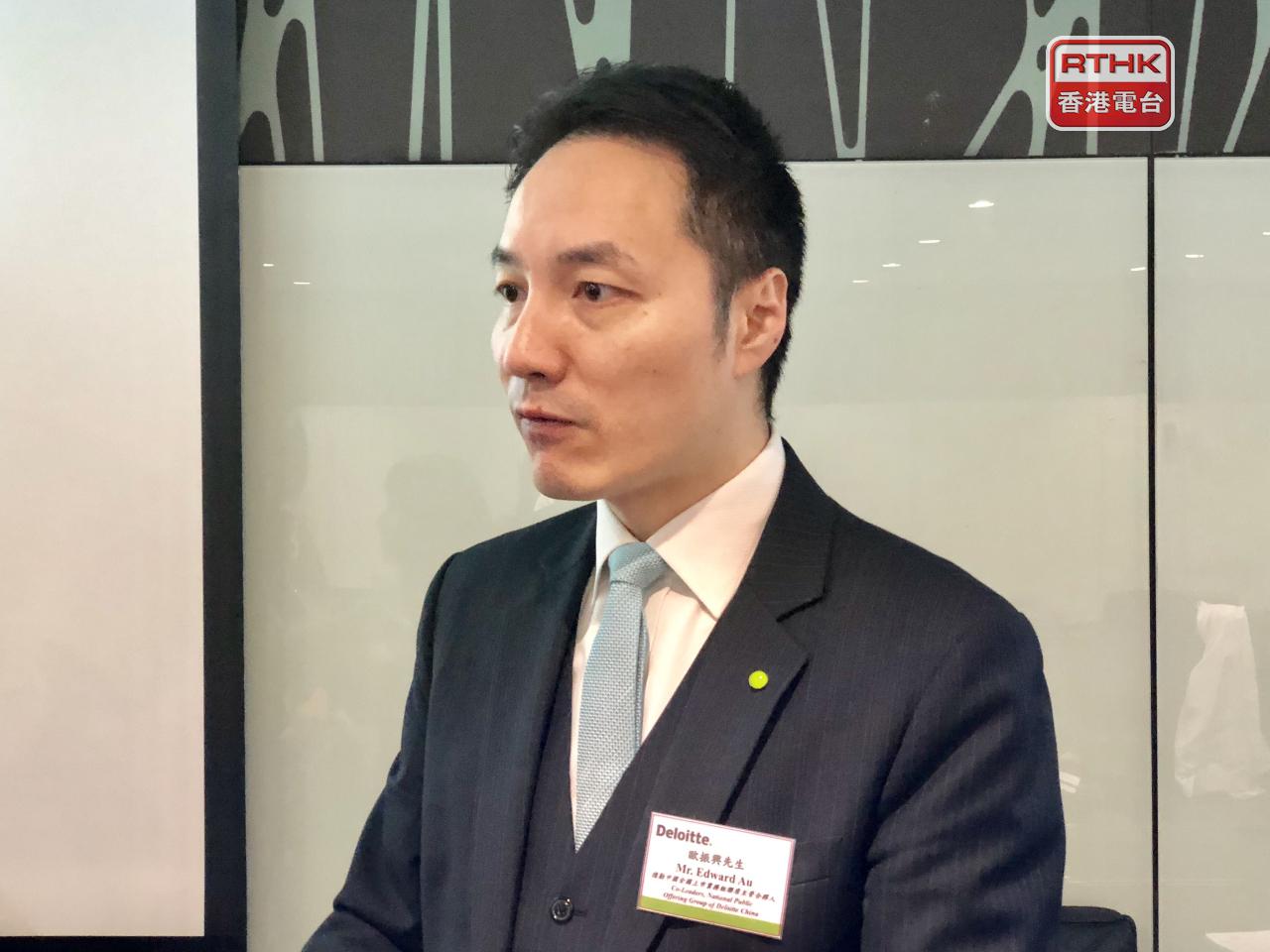 歐振興指出，港交所主板集資門檻較納斯達克低，但企業仍需符合盈利等上市準則。（港台圖片）