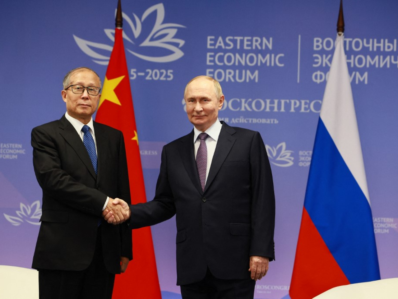 Vladimir Putin meets Li Hongzhong, first vice chairman of National People's Congress standing committee at the Vladivostok forum. Photo: AFP