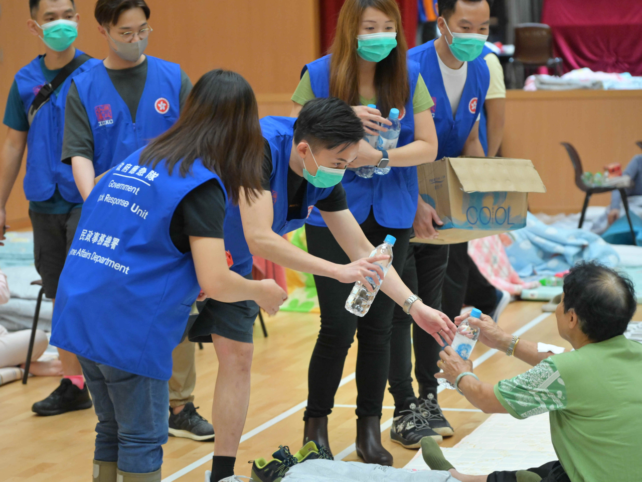 各區民政事務處提早於晚上7時20分起，開放共29個臨時庇護中心供有需要市民入住。（政府新聞處資料圖片）