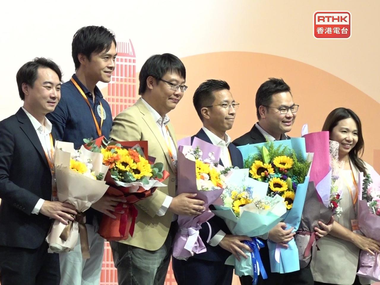 新界三會代表界別6名當選人（左起）劉展鵬、廖子聰、曾勁聰、侯漢碩、王槐裕、黃寶儀。（施華駿攝）