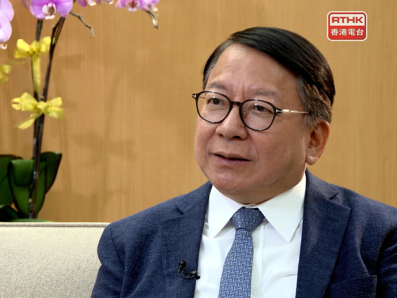 陳國基指各項針對性的便利人才落戶措施，加上香港的發展機遇，成功吸引多個界別的全球精英來到香港發展，壯大人才庫。（港台圖片）