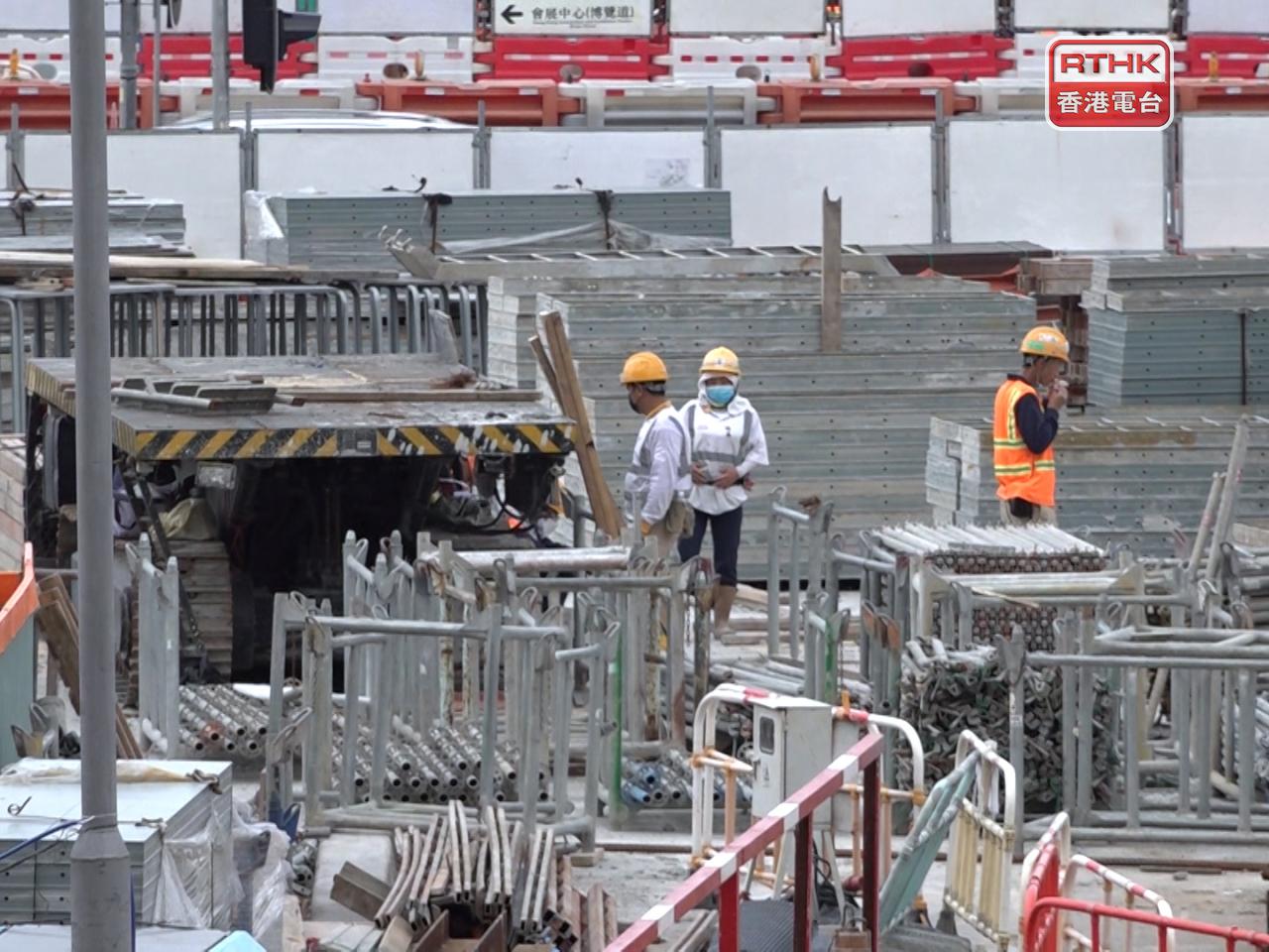 主要承建商於今年第二季所完成的建造工程名義總值的總計為689億元，與上年同期比較大致維持不變。(港台圖片)