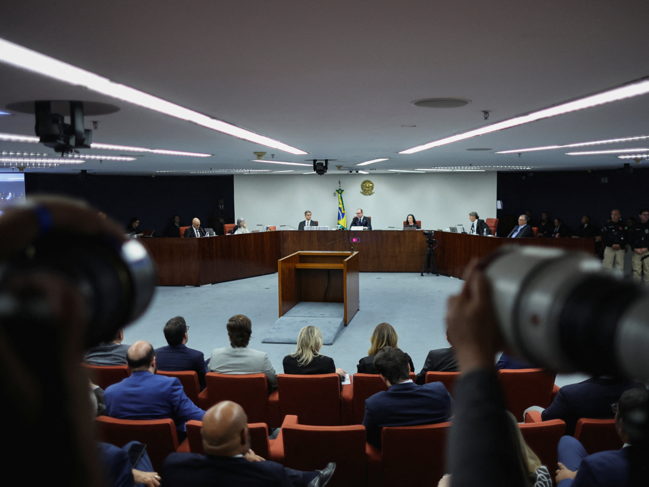 聯邦最高法院法官繼續宣讀每個人對裁決的理據。（路透社）