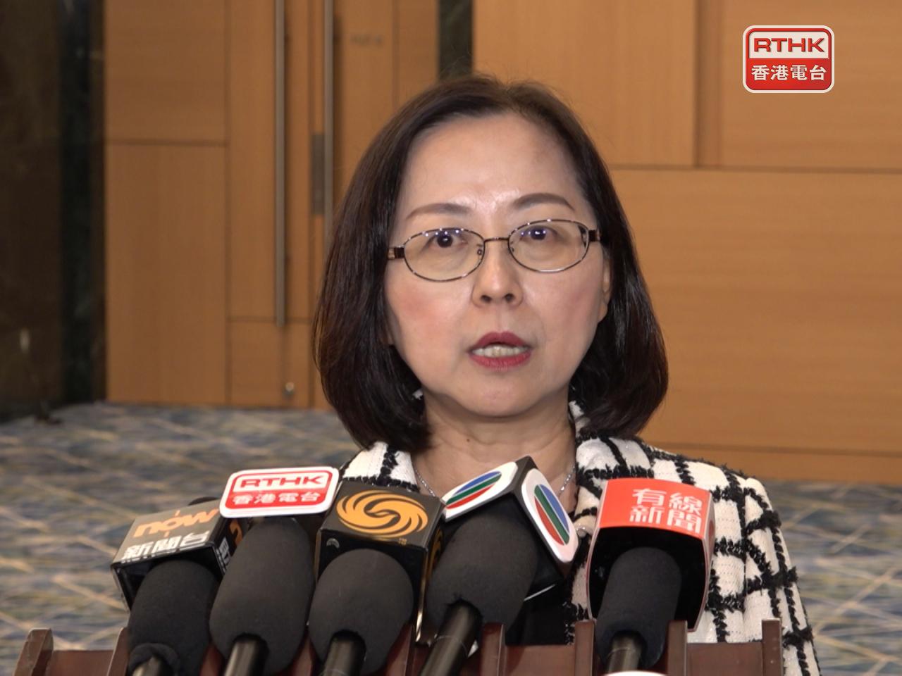 陳瑞娟認為，政府在現時財政狀況下，不適宜再派發消費券，因為並非長遠加強消費意欲的方法。（港台圖片）