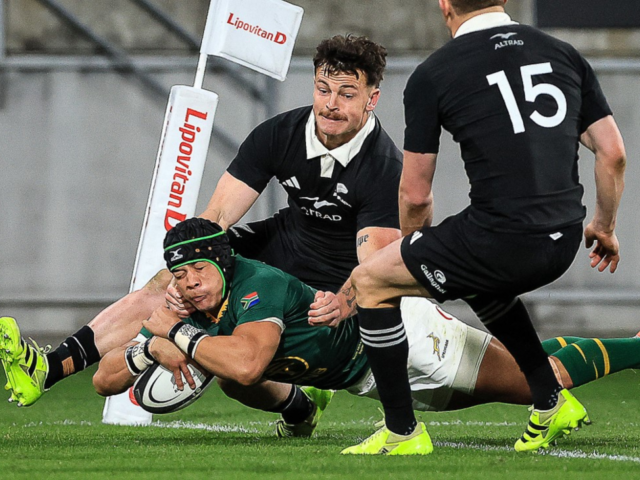 South Africa’s Cheslin Kolbe dives in to score a try during the Rugby Championship Test match between the All Blacks and Springboks at Sky Stadium in Wellington. Photo: Reuters