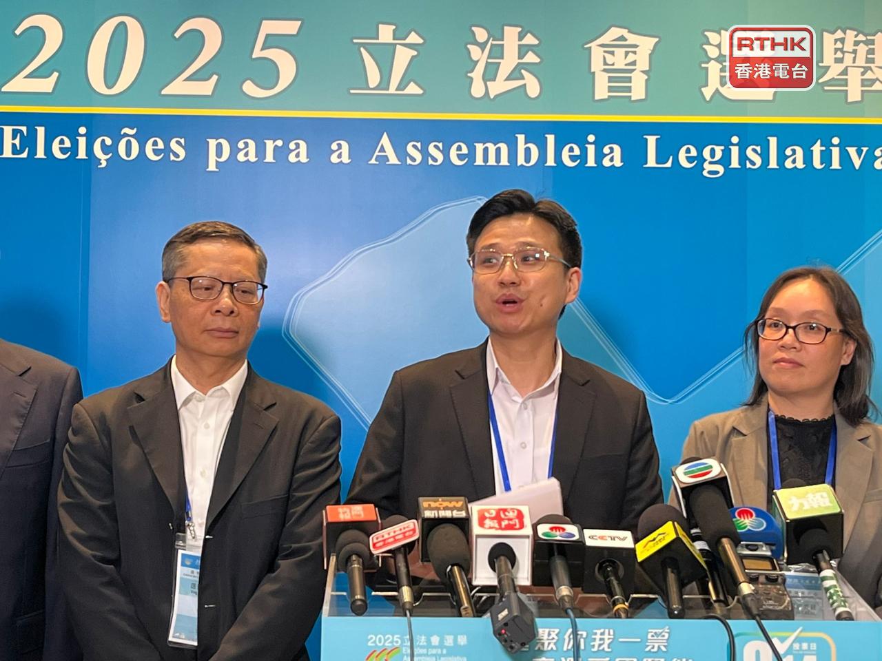 盛銳敏表示，全日選舉秩序良好，各票站基本運作順暢，會盡快公布結果。（鄭月明攝）