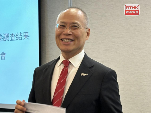 楊偉添希望政府協助中小企全面數碼化轉型，才能用好AI等科技。（港台圖片）