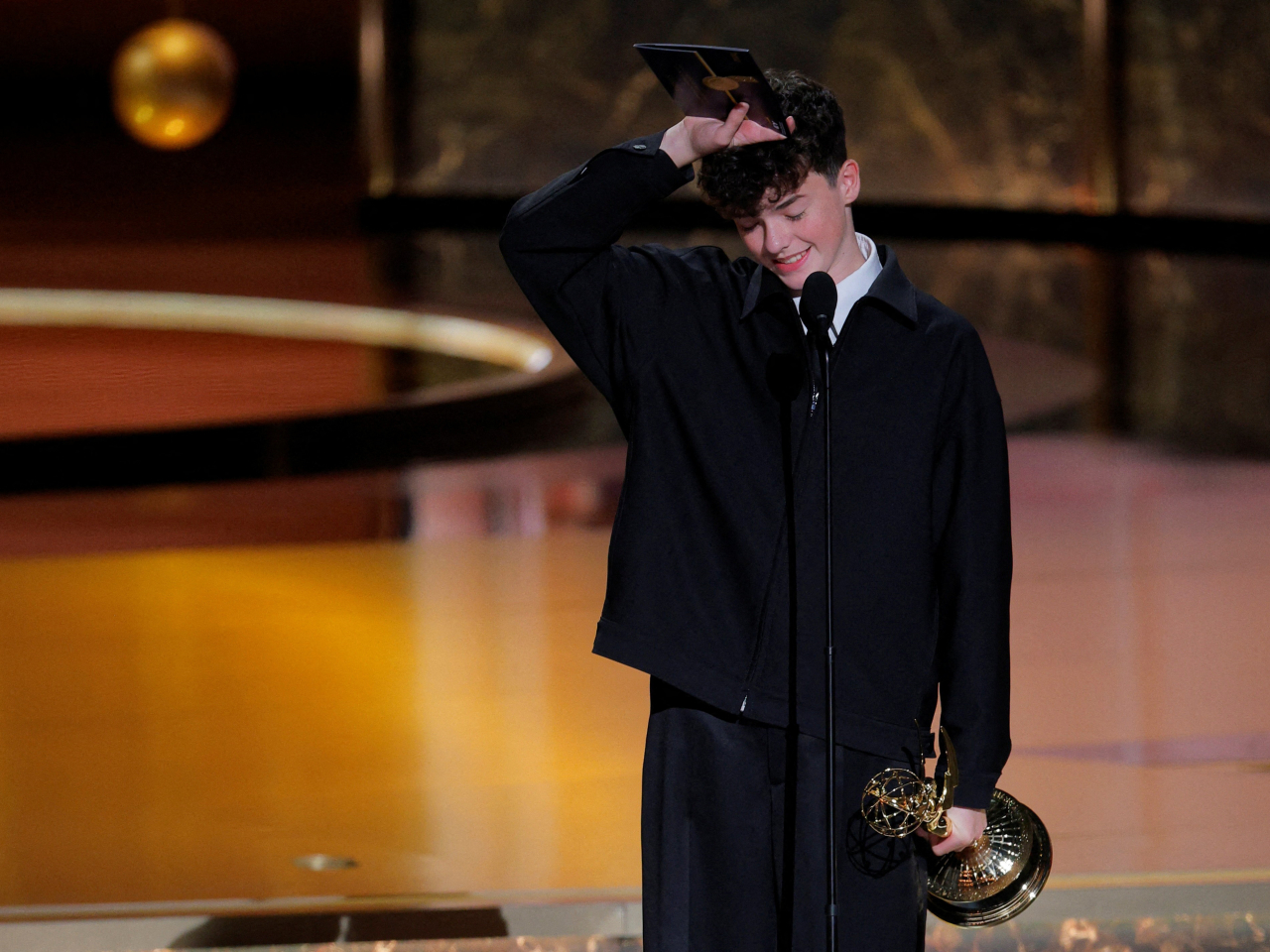 15歲英國童星奧雲谷巴是艾美獎史上最年輕的得獎男演員。(路透社)