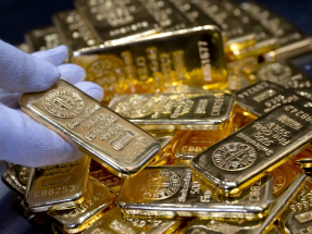 盧楚仁不排除金價短期上試3750美元，但要注意黃金已嚴重超買，後市或調整至3450美元水平。（法新社資料圖片）
