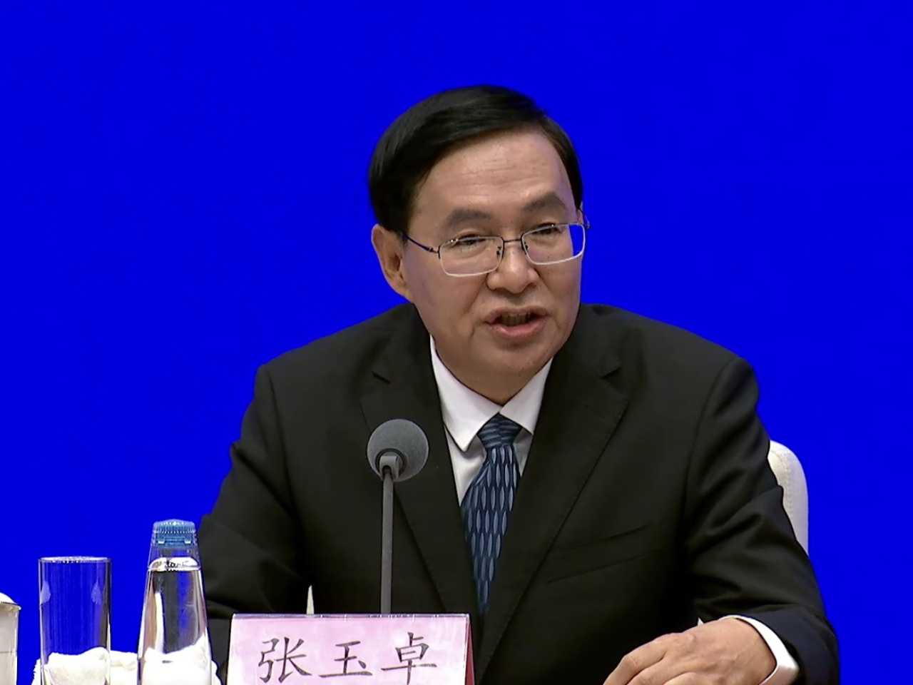 張玉卓表示，「十四五」以來，國有資本回報率、淨資產收益率等指標都持續改善。（直播截圖）