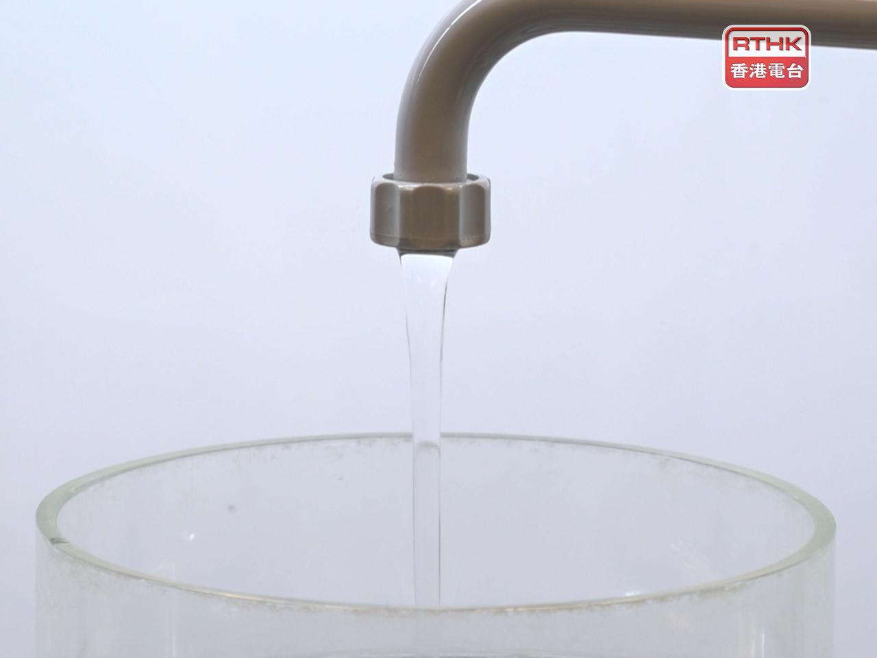 政府會減收非住宅用戶50%的水費及排污費。（港台圖片）