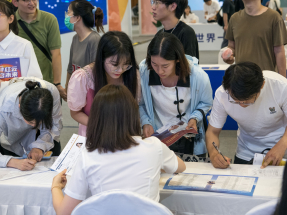 內地8月全國城鎮調查失業率、31個大城市城鎮調查失業率分別創半年及1年新高。（新華社資料圖片）