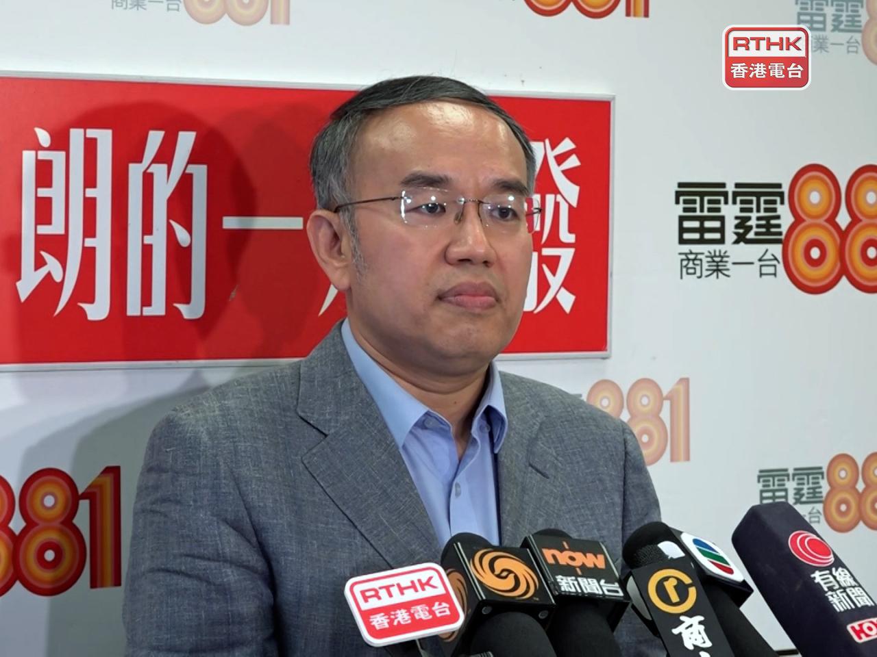 許正宇說，香港設立倉儲在吸引華南地區廠房時有優勢。（陳裕行攝）