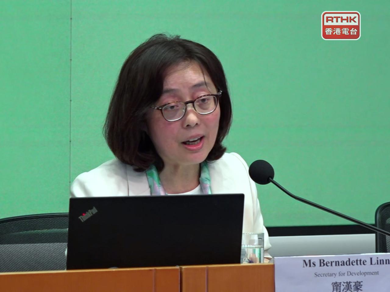 甯漢豪說，會研究就金額記帳訂立有效期，至於時限長短，就會聽業界意見。（陳感恩攝）