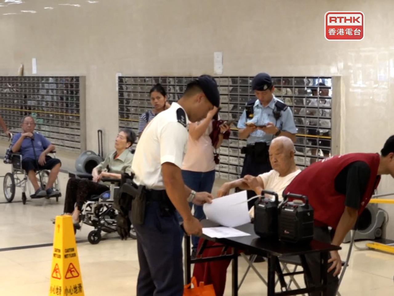 附近18幢住宅和商業大廈，合共6千人需要緊急疏散。（周國安攝）