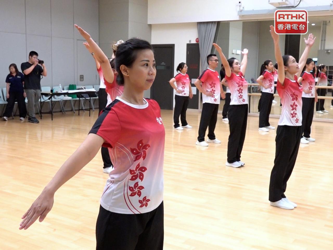廣播體操運動員要以團隊形式，展演經國家體育總局審定，第九套廣播體操全部八組動作。（施華駿攝）