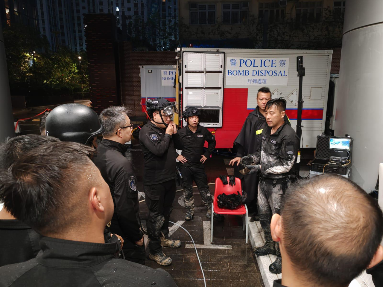 警方成功順利銷毀在鰂魚涌發現的戰時炸彈。（警方提供）