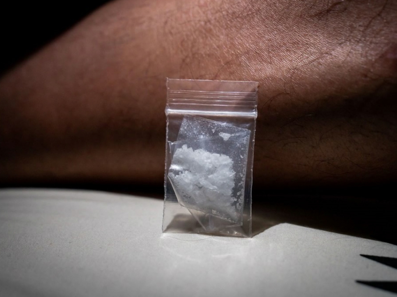 南非警方檢獲大量用於製毒的前體化學品、設備及冰毒。（法新社資料圖片）