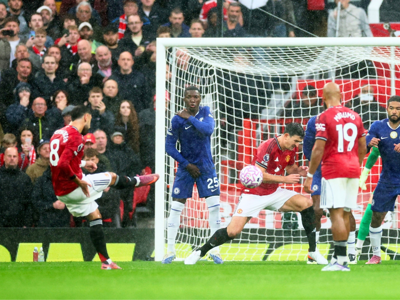 Manchester United's Bruno Fernandes shoots at goal from a free kick. Photo: Reuters