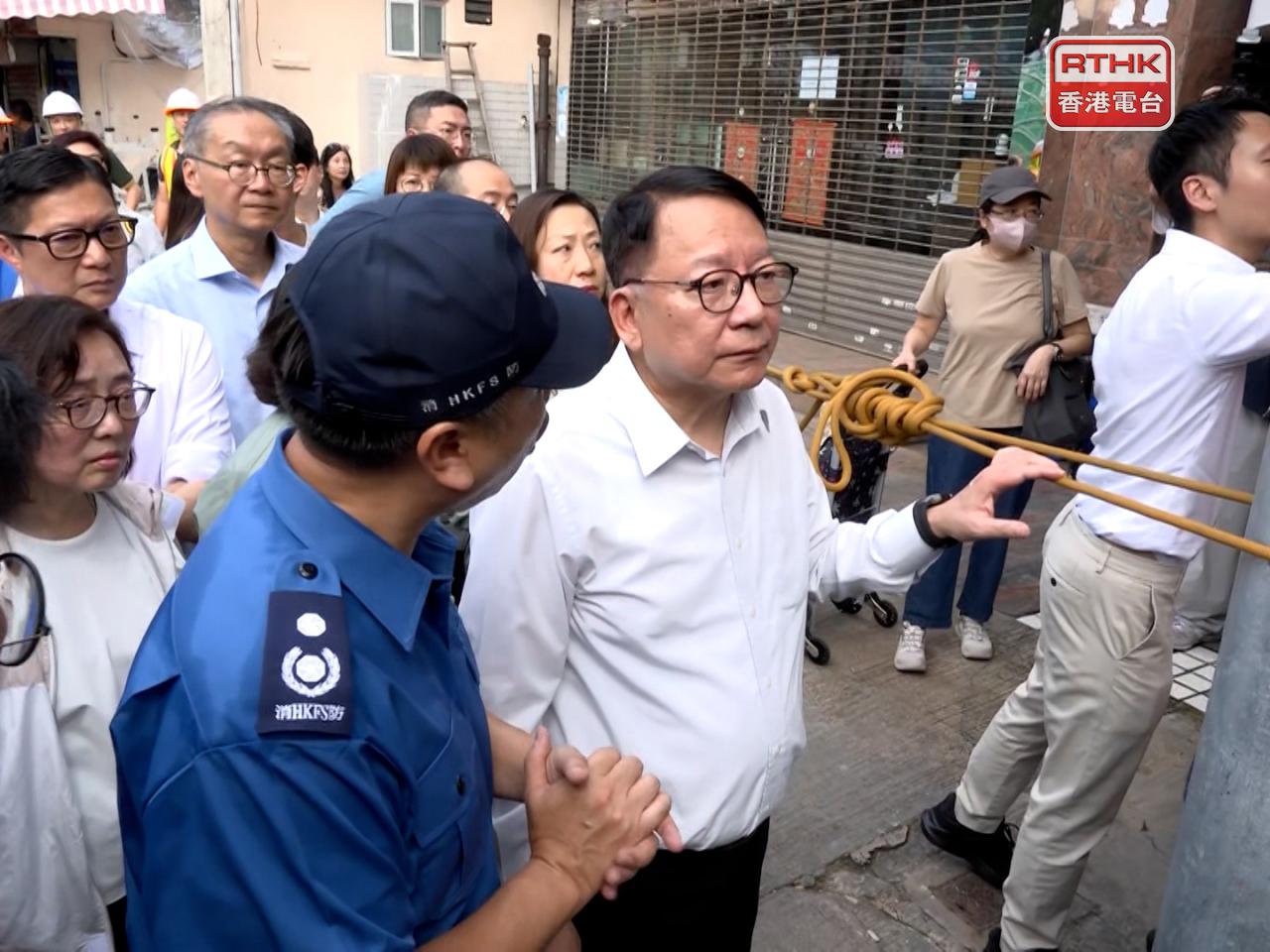 陳國基下午到鯉魚門視察應對措施。（孔令輝攝）