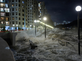 T10 Hurricane Signal issued as Ragasa batters HK